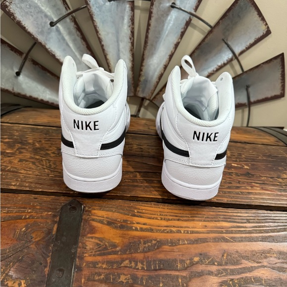 Men’s Nike High Top Sneakers - Picture 6 of 8